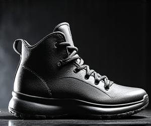 High-top basketball shoe for power forwards